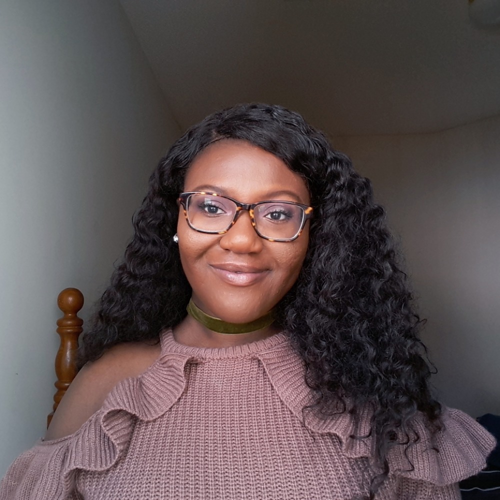 Meet your Posher, Alexis